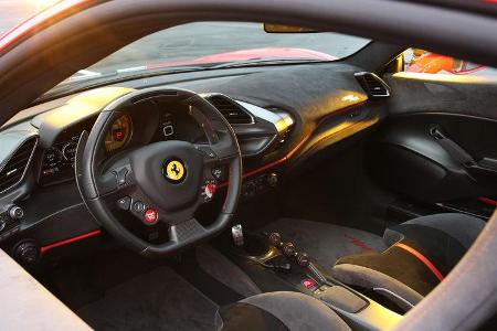 Ferrari 488 Pista, Interieur