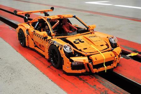 Porsche 911 GT3 RS Lego Crashtest gegen Bugatti Chiron