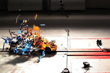 Porsche 911 GT3 RS Lego Crashtest gegen Bugatti Chiron