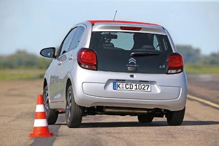 Citroën C1 Vti 68, Heckansicht, Slalom