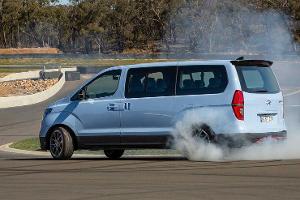 Hyundai iMax N Drift Bus
