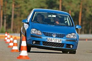 VW Golf V aus auto motor und sport 21/2003