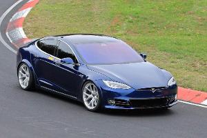 Größere Batterien für Tesla Model S und X