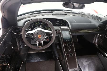 Porsche 918 Spyder, Cockpit