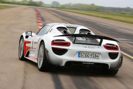 Porsche 918 Spyder, Heckansicht, Slalom