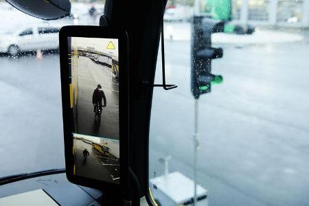 Bei schlechtem Wetter soll die MirrorCam bessere Bilder liefern als klassische Außenspiegel