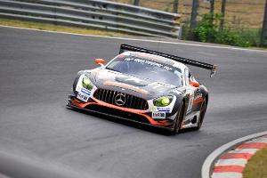 Black Falcon-Mercedes siegt in packendem Rennen