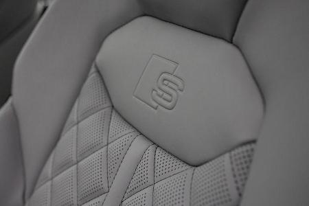 Audi SQ8, Sitz