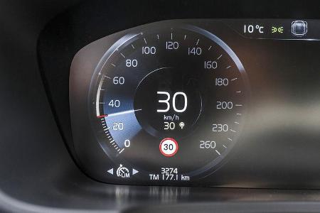 Aktive Tempolimit-Übernahme Volvo V90