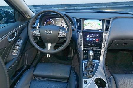 Infiniti Q50S 3.0t, Cockpit