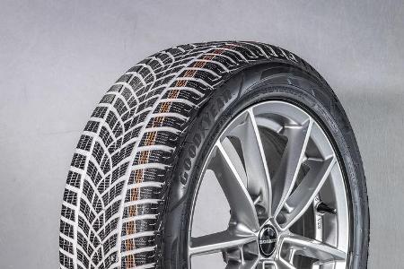 Goodyear UltraGrip Performance Plus
