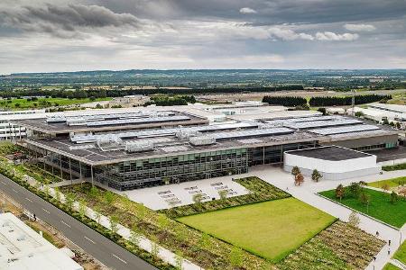 Jaguar Land Rover JLR Technologie Zentrum Gaydon