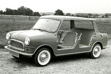 Eher ungewöhnlich für einen Strandwagen ist das Blechdach, doch die fehlenden Türen passen zum Thema.