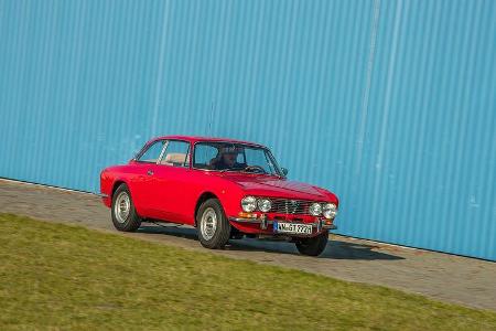 Fahrbericht-Alfa-2000-GTV-Ford-Capri-2600-GT-MGB-GT