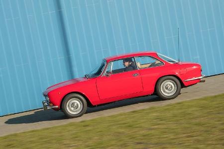 Fahrbericht-Alfa-2000-GTV-Ford-Capri-2600-GT-MGB-GT