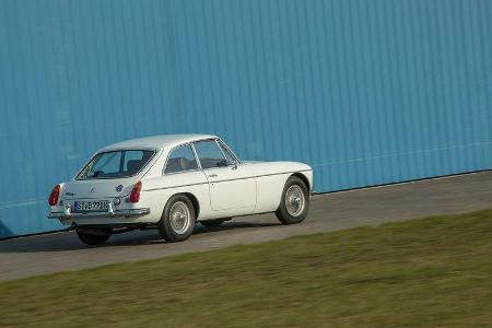 Fahrbericht-Alfa-2000-GTV-Ford-Capri-2600-GT-MGB-GT