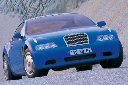 1998 zeigte Bugatti die von Italdesign gezeichnete Studie EB 118 mit einem 555 PS starken 18-Zylinder-Motor.