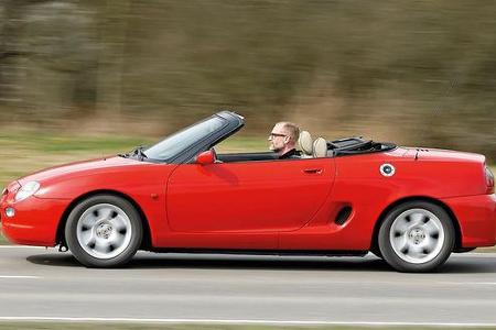 MGF, Seitenansicht
