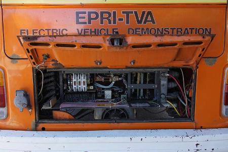 1979-VW-Type-231-Kombi-Electro-Transporter