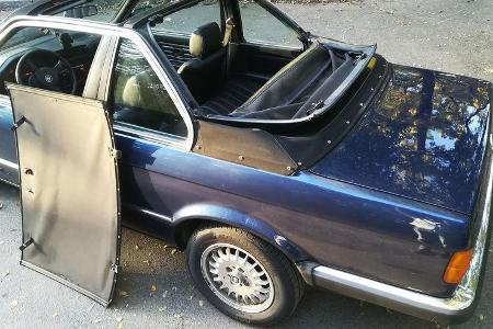 Das Baur Cabrio komplett geöffnet: Das Landaulet-Verdeck ist zurückgeklappt und das Targa-Dach entnommen.