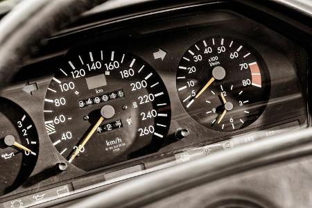Mercedes A124 Cabriolet, Rundinstrumente
