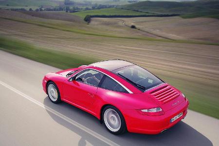 2007: Porsche 911 Carrera Targa - Zum ersten Mal wird der Targa nur noch mit Allradantrieb ausgeliefert.