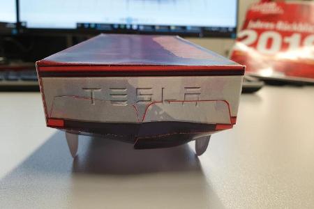 Tesla Cybertruck Papiermodell von folduptoys.com