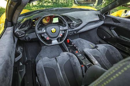 Ferrari 488 Pista Spider, Interieur