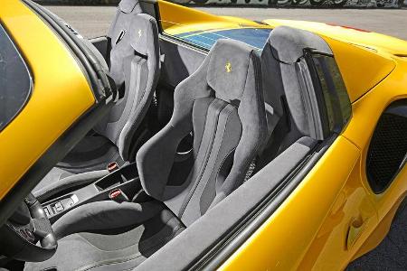 Ferrari 488 Pista Spider, Interieur