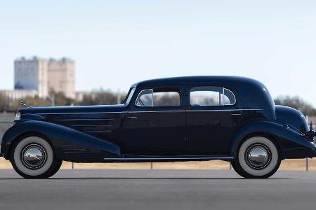 Cadillac V16 Town Sedan (1936)