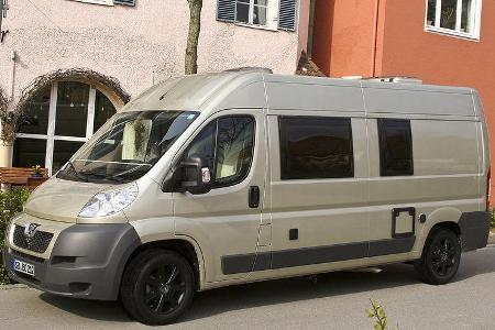 Peugeot zeigt auf dem Caravan Salon in Düsseldorf seine Neuheit rund um das Thema mobiler Urlaub: den Peugeot Boxer Liberté ...