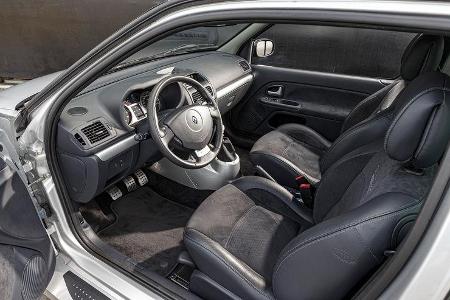 Renault Clio V6, Interieur