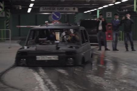 Lada Niva tiefergelegt Iling Show Russland