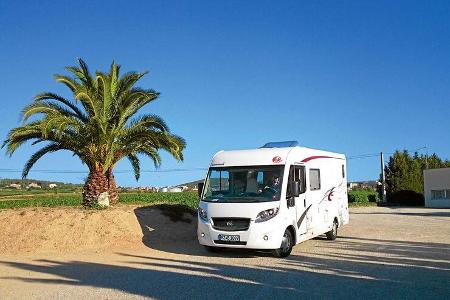 Der Euro Mobil Integra Line 690 HB an der Costa Brava in Spanien