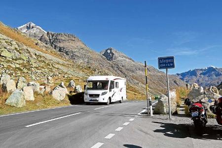 Der Euro Mobil Integra Line 690 HB am Julierpass, Schweiz