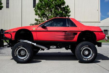 1984er Pontiac Fiero Custom Coupe