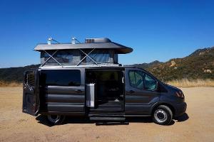 Kalifornischer Campingbus mit Hubdach