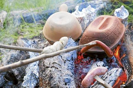 Wann ist das Feuer Gut? Ein Heizfeuer ist groß, ein Kochfeuer eher klein, niedrig und hat eine kräftige Glut. Wenn sich die ...