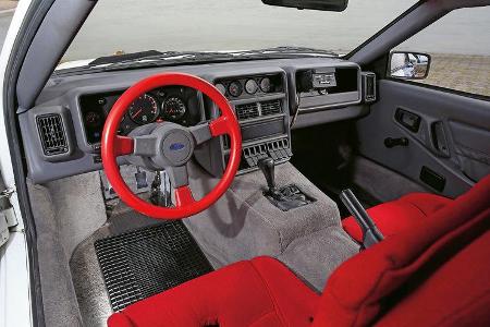 Ford RS200, Cockpit
