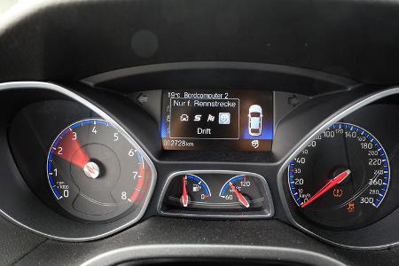 Ford Focus RS, Anzeigeinstrumente