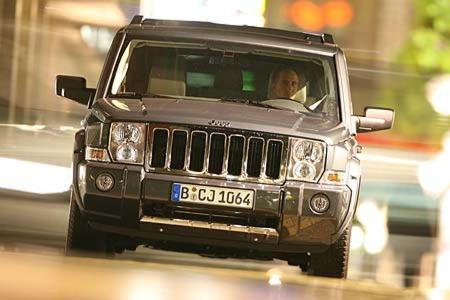 Die neue Optik lässt den Jeep noch martialischer aussehen.