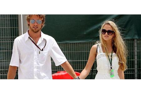 Jenson Button muss schon jede Woche eine neue Freundin anschleppen, um in der britischen Presse überhaupt erwähnt zu werden....