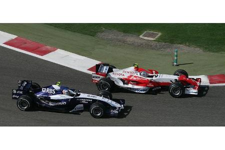 Rosberg bearbeitet ohne Wirkung Trulli.