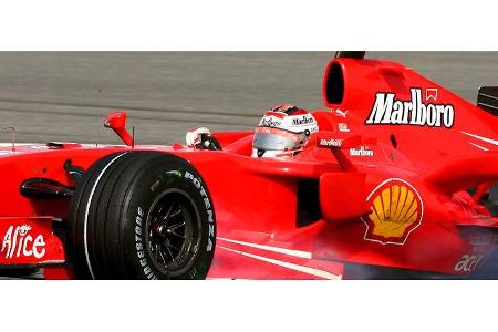 Räikkönen versucht das gleiche mit Hamilton.
