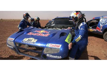 Ein paar Kilometer später stand auch Carlos Sainz mit einer Elektronikpanne.