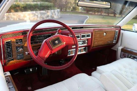 Cadillac Fleetwood Brougham, Seitenansicht