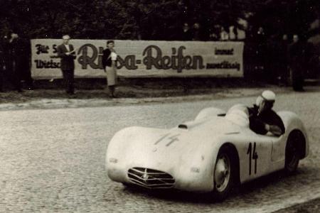 Mit Rennsportwagen-Karosserie von Rappold: AFM 2-Liter auf dem Sachsenring 1951.