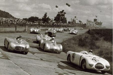 Nürburgring 1952: Der AFM (Nummer 3) mitten im Feld der Veritas.