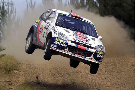 Dann widmete sich der Wermutfabrikant wieder dem rallyesport. Mit diesem grandiosen Satz an der berühmten Sprungkuppe von Fa...