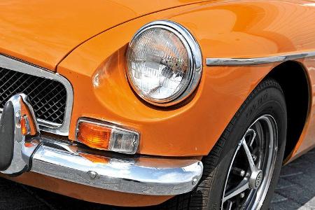 MGB, Frontscheinwerfer